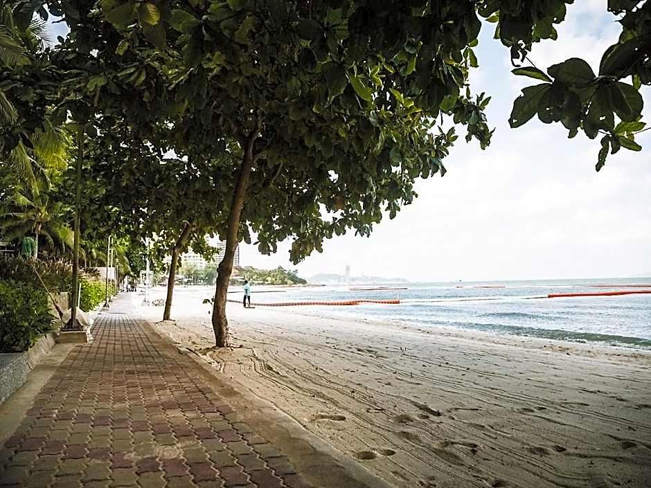 Northpoint Luxury Grandisvillas Hotel Pattaya