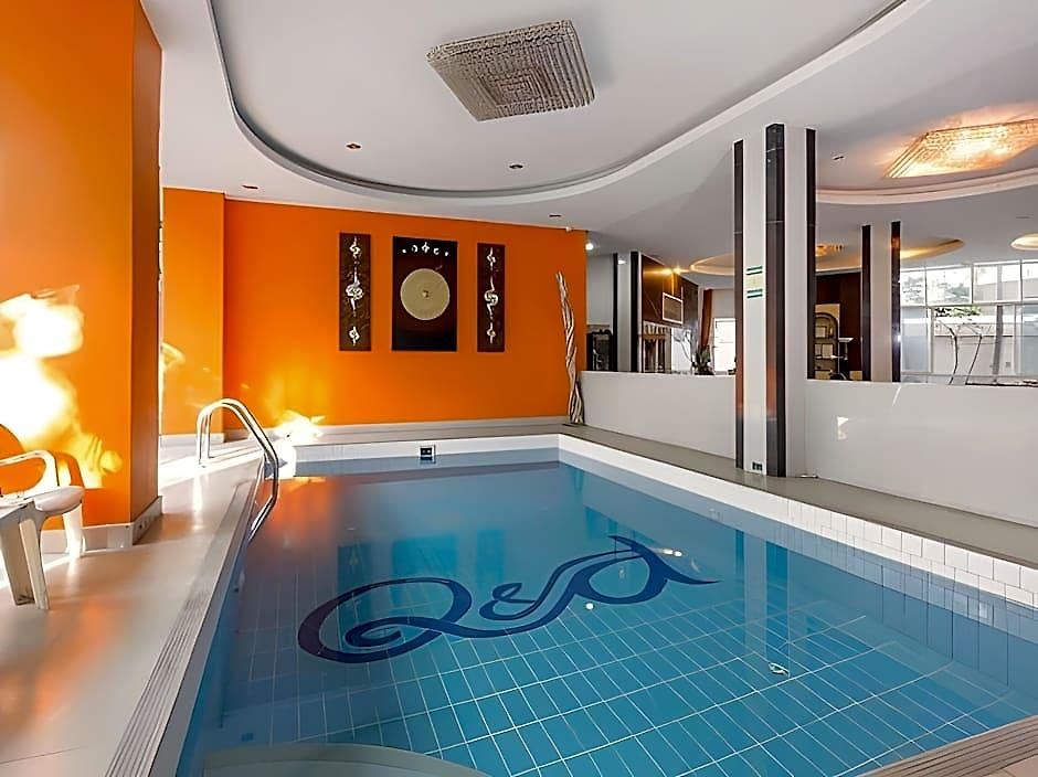 Inn Yes O'tel By Benya Pattaya