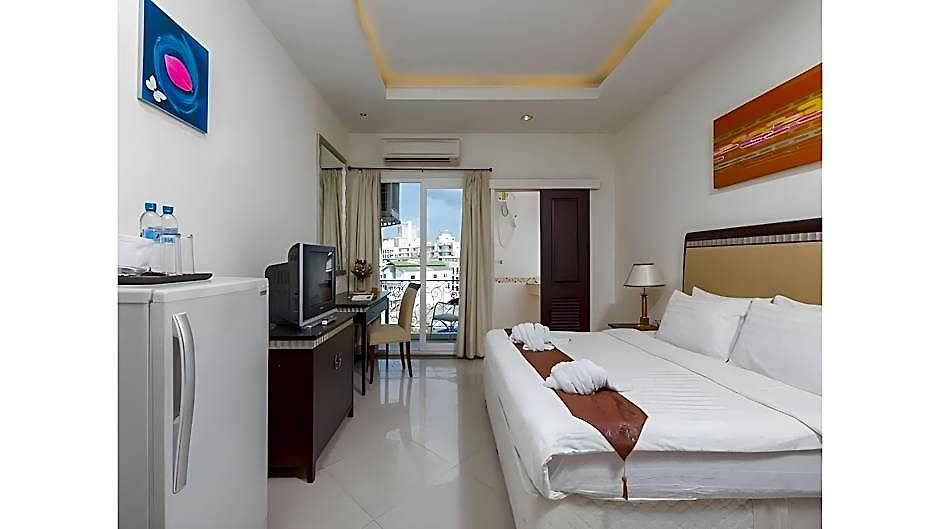 Inn Yes O'tel By Benya Pattaya
