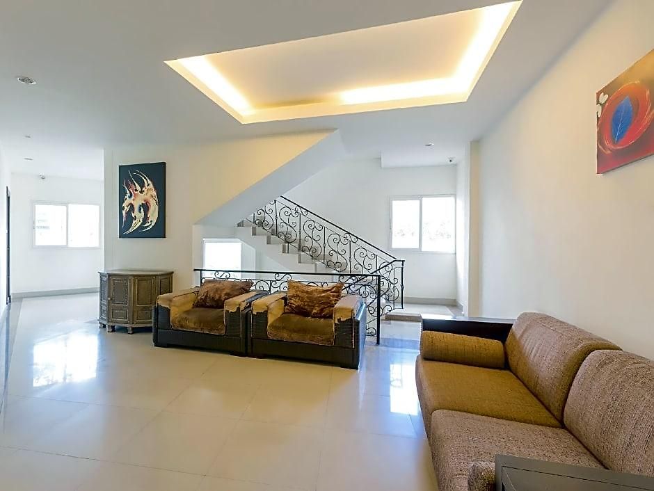 Inn Yes O'tel By Benya Pattaya