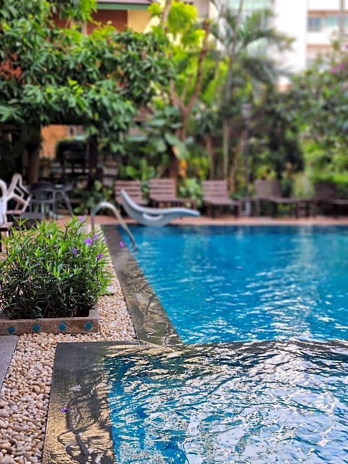 Hotel Opey De Place Pattaya