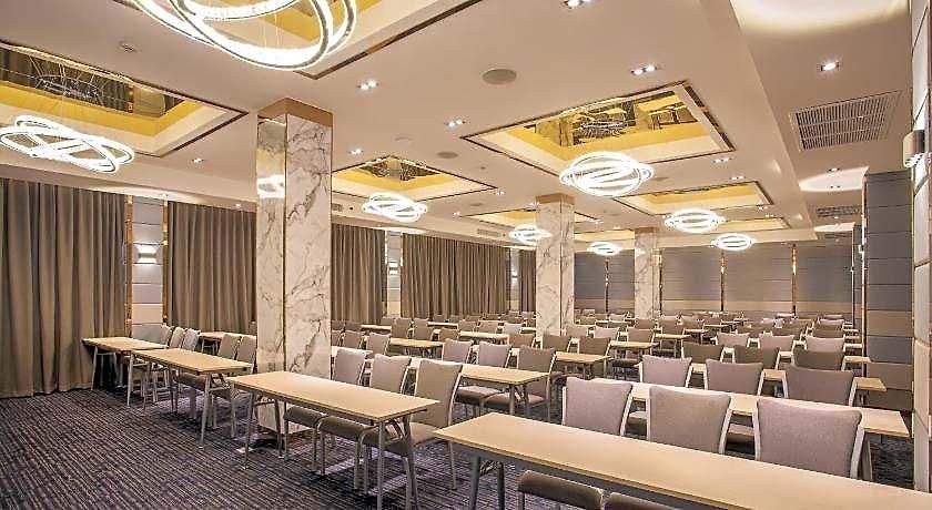 โรงแรม Hill Fresco 5*