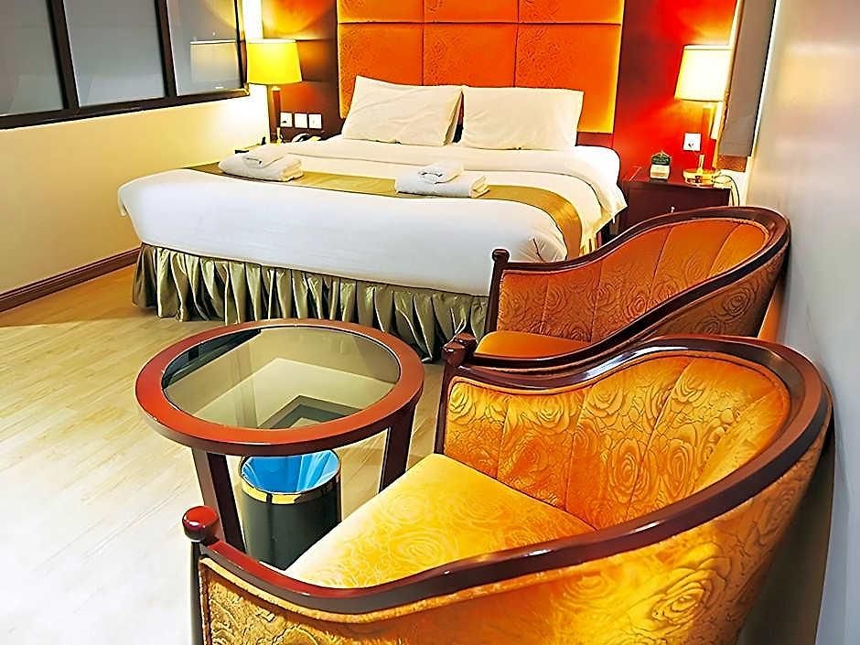 The Grand โรงแรม 3*