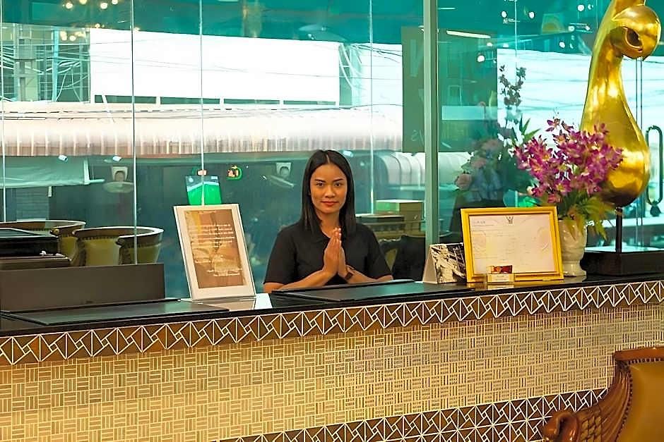 The Grand โรงแรม 3*