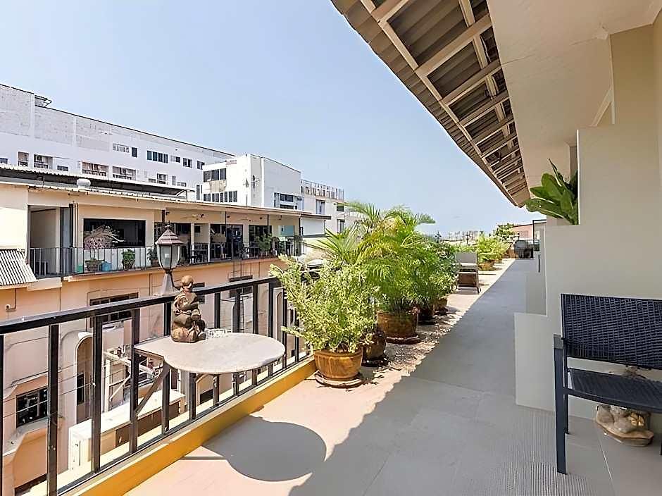 Hotel The Ambiance 3*