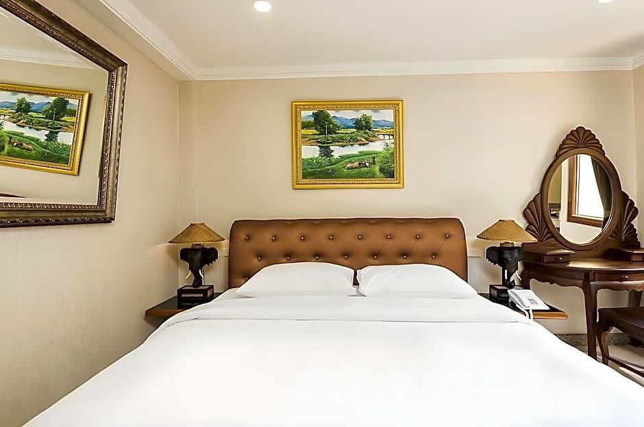 Hotel The Ambiance 3*