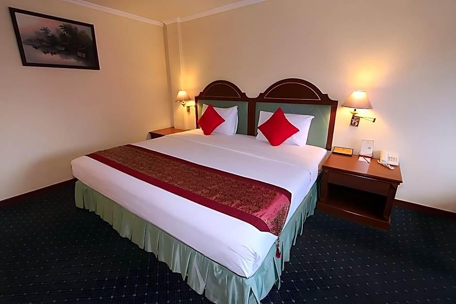 Sabai Nearby Marina Hotel 3*