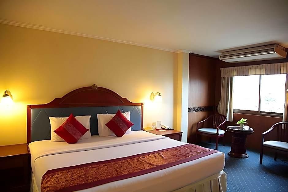 Sabai Nearby Marina Hotel 3*