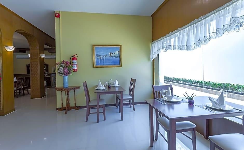 Sabai Nearby Marina Hotel 3*