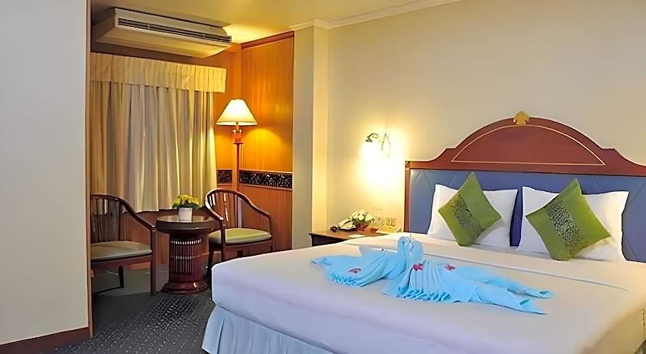 Sabai Nearby Marina 3*