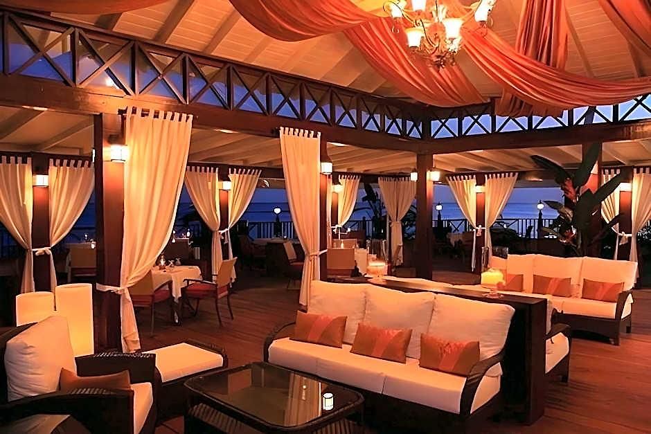 Sea Breeze Jomtien โรงแรม Pattaya