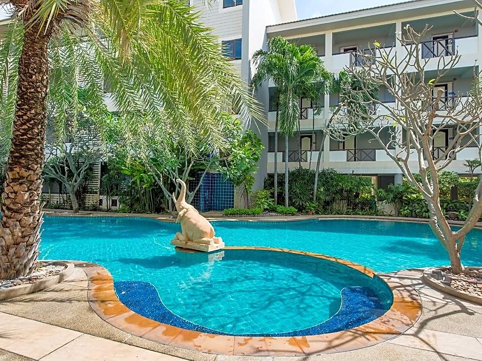 Sea Breeze Jomtien โรงแรม 4*