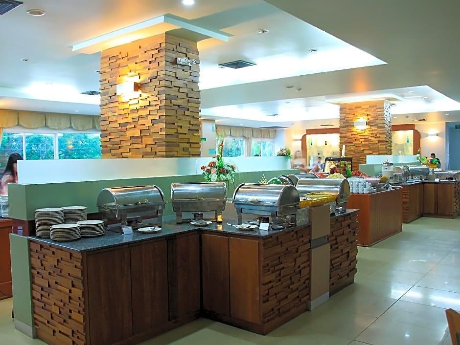 Sea Breeze Jomtien 4*