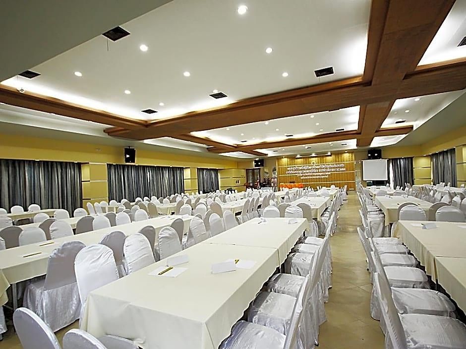 Sea Breeze Jomtien โรงแรม 4*