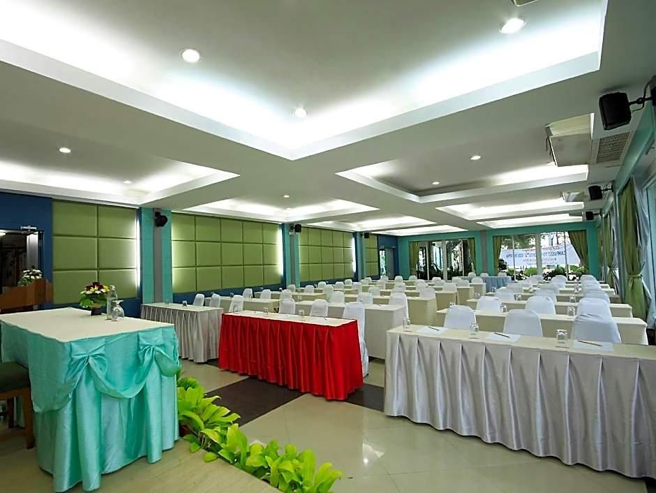 Sea Breeze Jomtien 4*