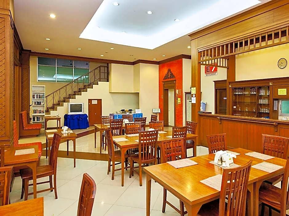 โรงแรม Eastiny Seven