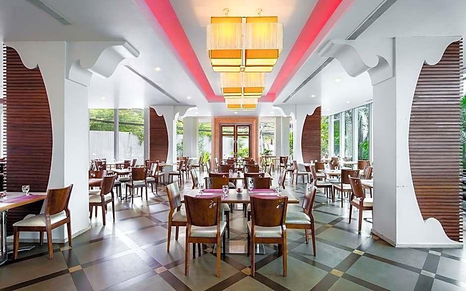 Hotel Aiyara Grand