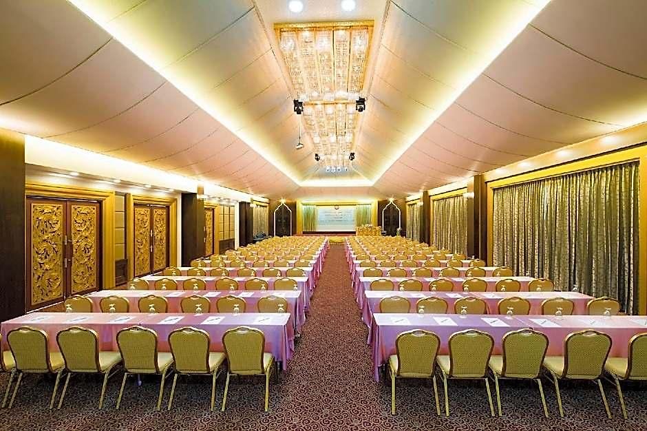 Hotel Aiyara Grand