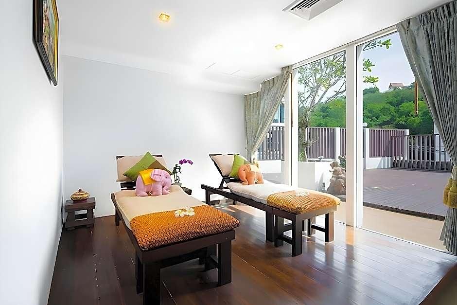 Aiyara Grand Hotel