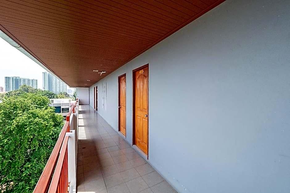 Oyo 75367 Ud Hotel Pattaya