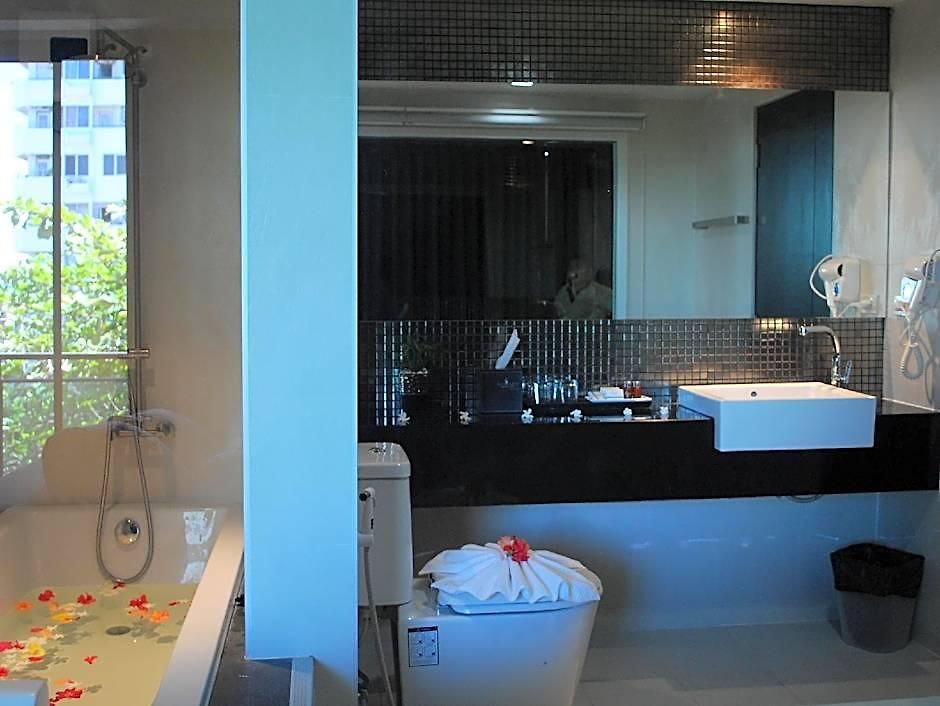 Place Serviced 3* Pattaya