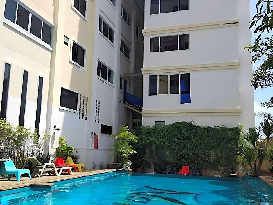 นริส อาร์ท โฮเทล 3* Pattaya