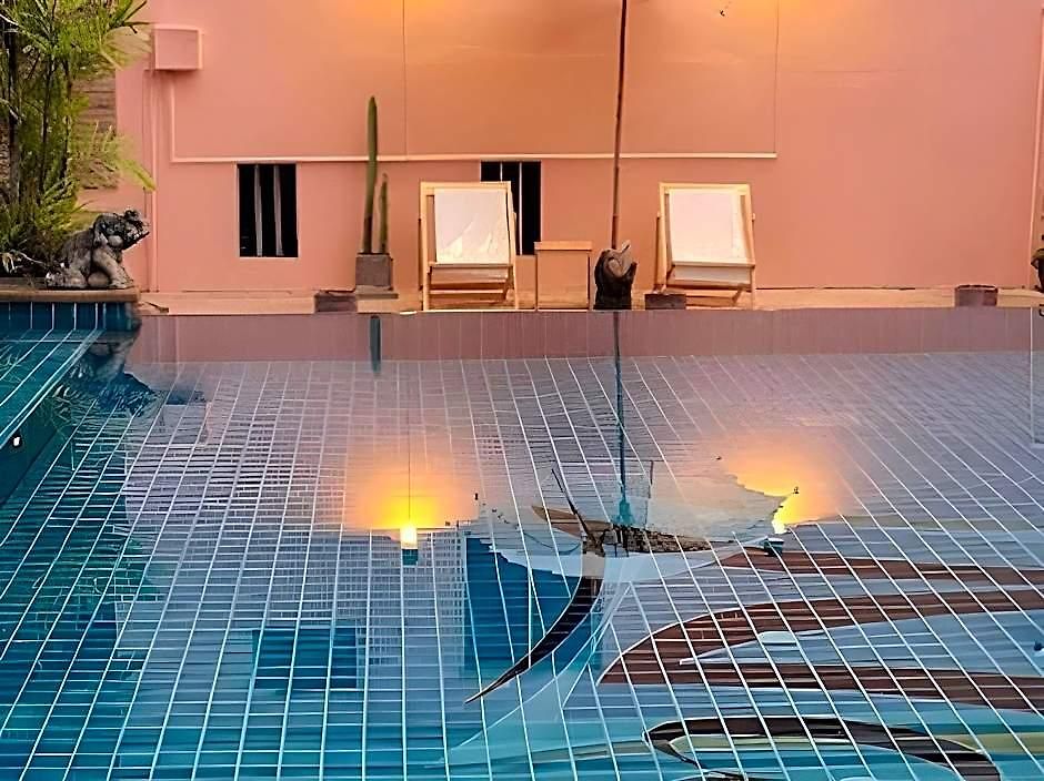 นริส อาร์ท โฮเทล โรงแรม Pattaya