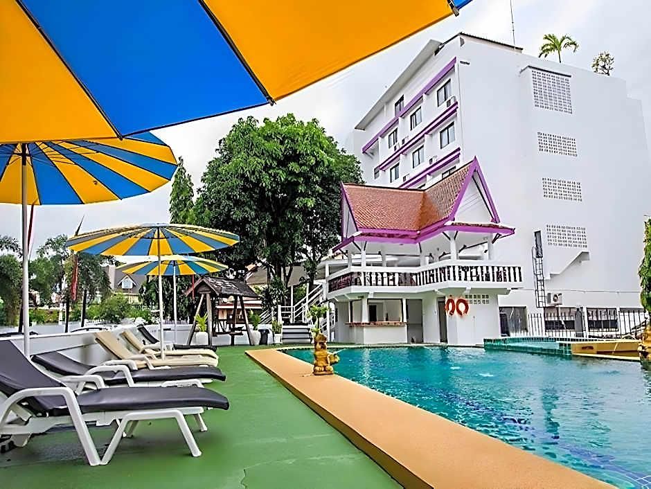 Hotel Zing 3*
