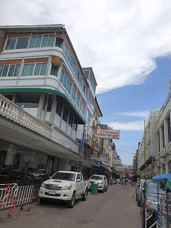 สตาร์ เรสซิเดนส์ โฮเทล 2* Pattaya