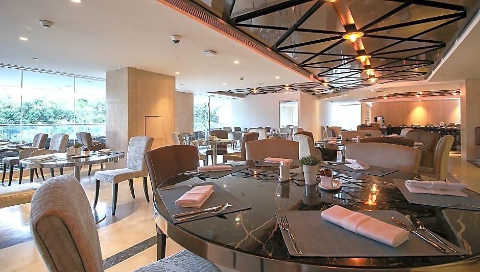 Amari Residences 5*