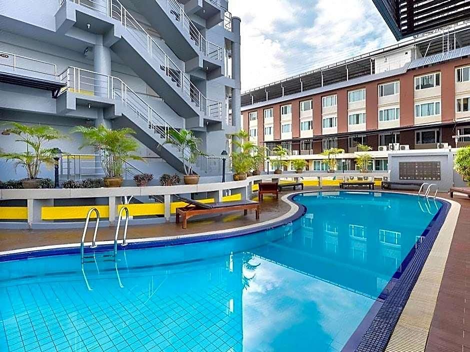 โรงแรมอีสท์ตินี่ โรงแรม