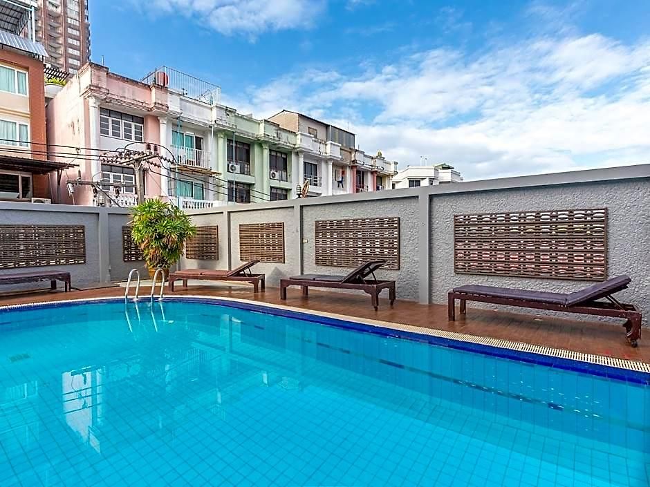 โรงแรมอีสท์ตินี่ 3* Pattaya