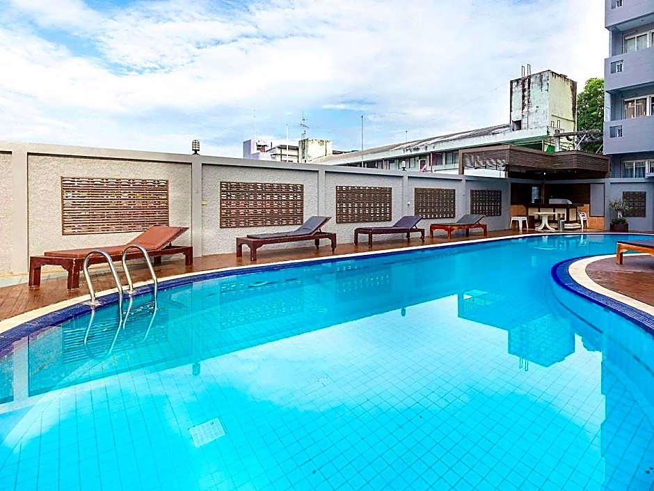 โรงแรมอีสท์ตินี่ โรงแรม