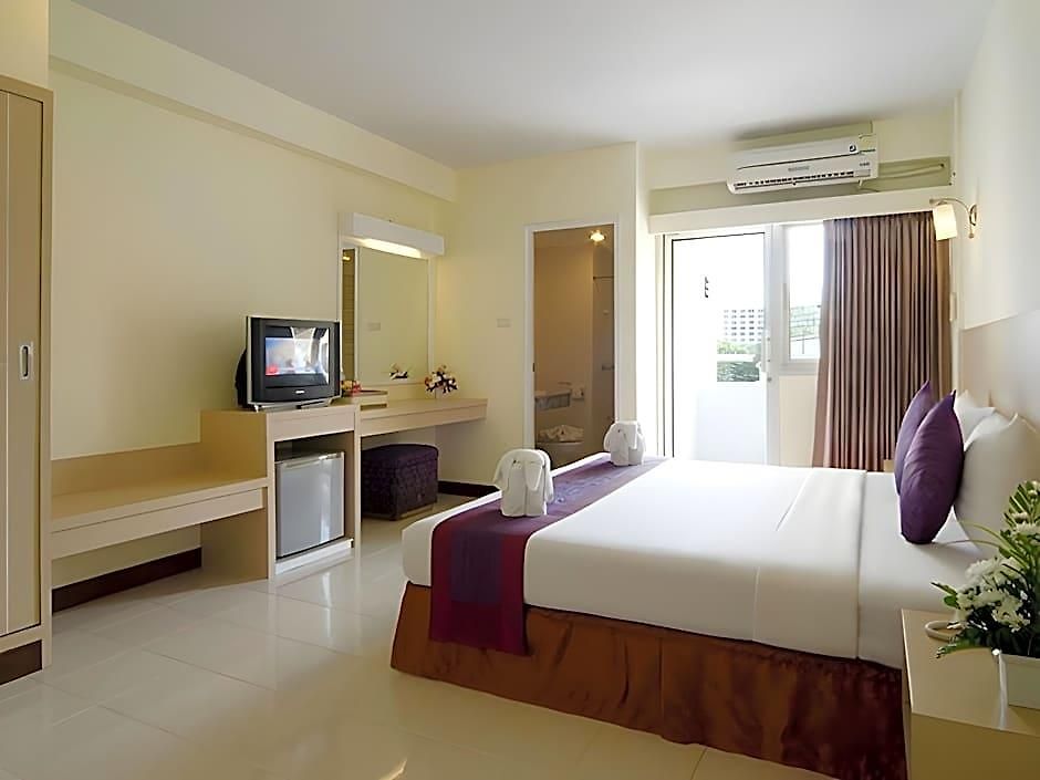 โรงแรม โรงแรมอีสท์ตินี่ Pattaya