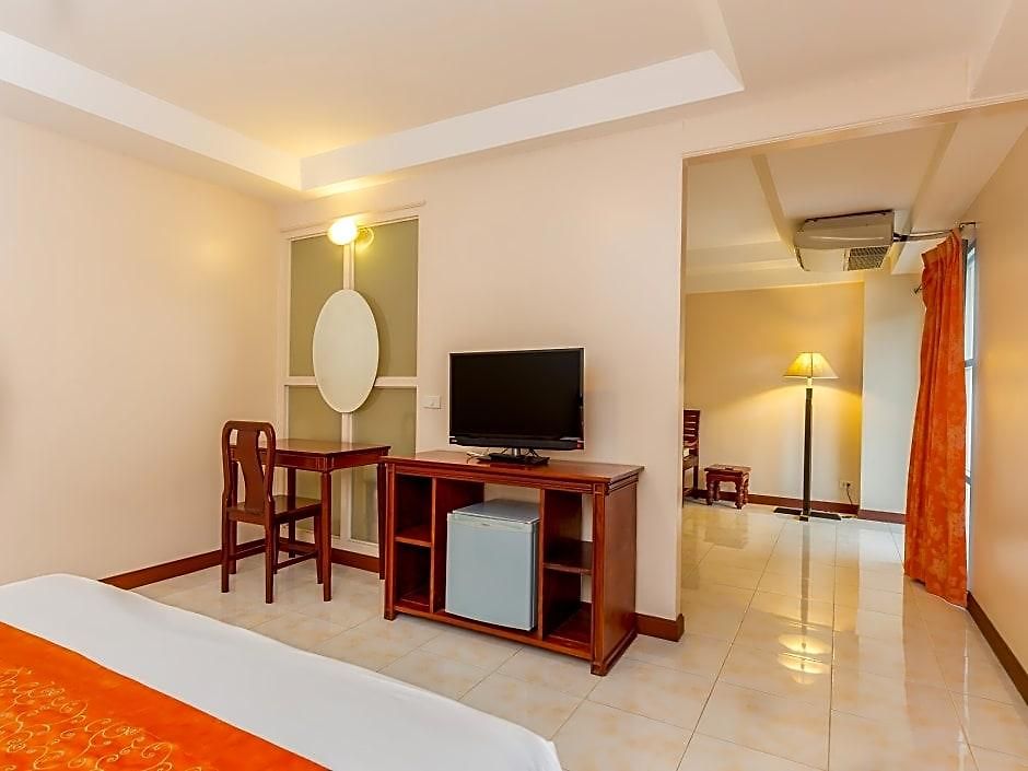 Eastiny Place โรงแรม