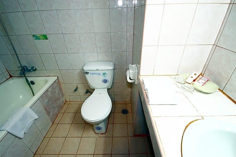 โรงแรม Eastiny Place 3*