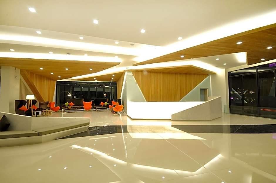 โรงแรม J Inspired