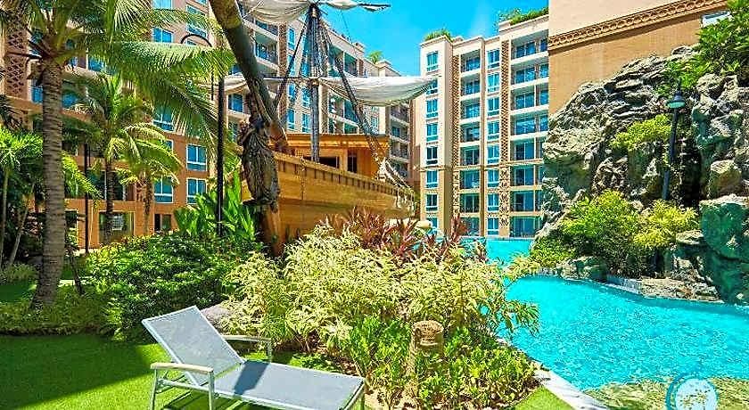 Hotel Atlantis & Water Park By The Sea Pattaya