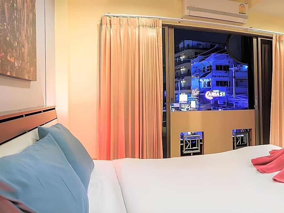 Harrys Bar & Restaurant Hotel