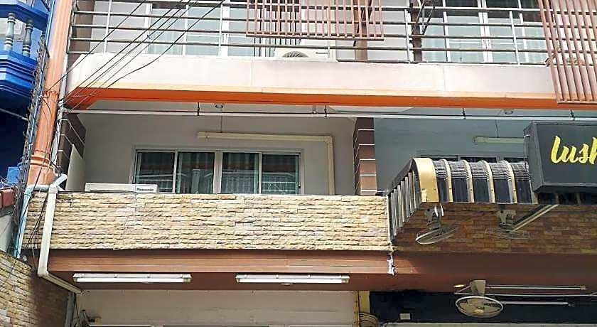 Hotel Oyo 75414 Kjs