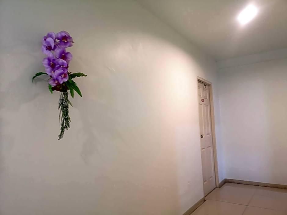 Hotel Oyo 75414 Kjs