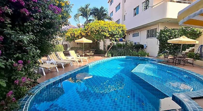 Butterfly Garden Boutique Residences: Luxury & With Full Amenities