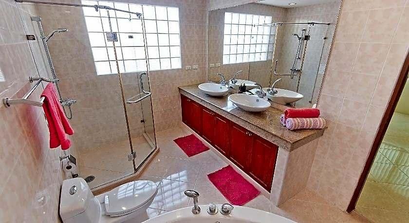 Butterfly Garden Boutique Residences: Luxury & With Full Amenities