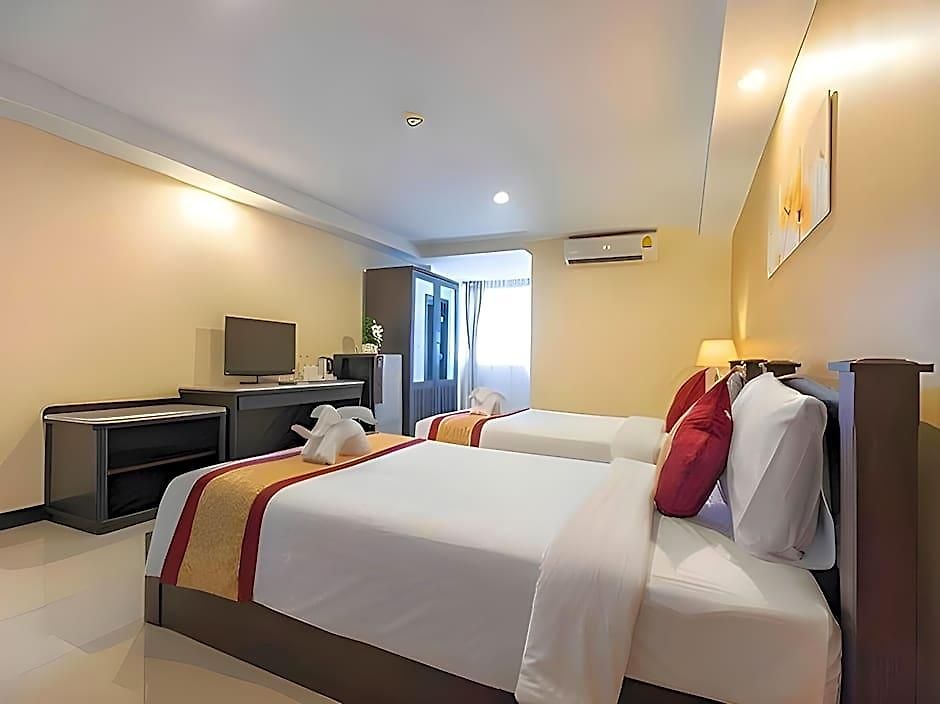 The Grand Day Night โรงแรม Pattaya