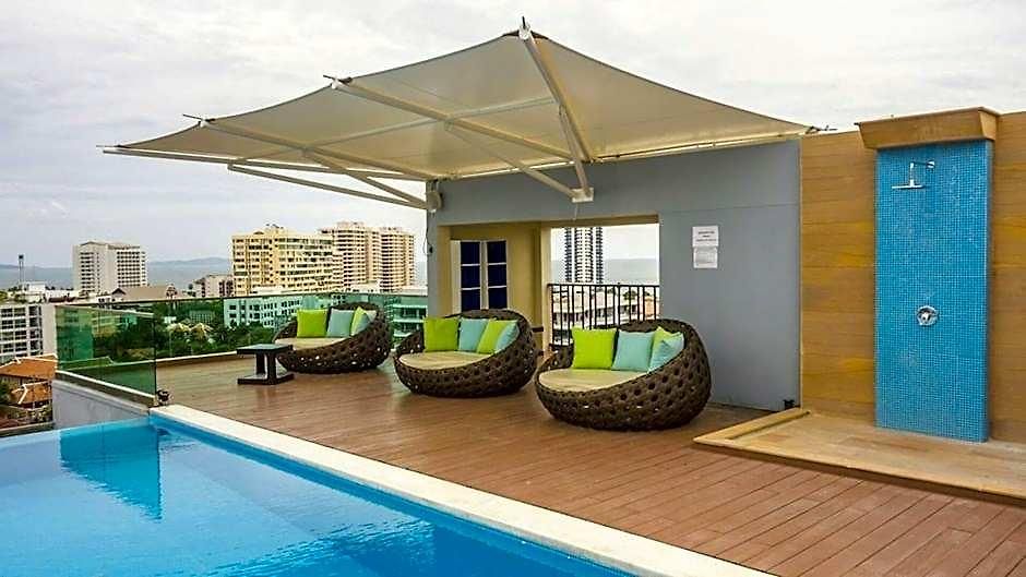 โรงแรม Unique Regency 4*