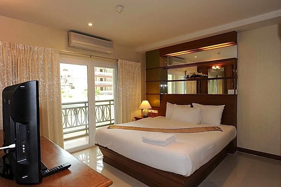 เดอะ ไวท์เฮาส์ คอนโดเทล อพาร์ตโฮเทล Pattaya
