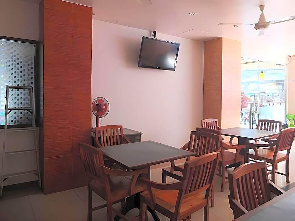 Charlie Place Hotel 3*