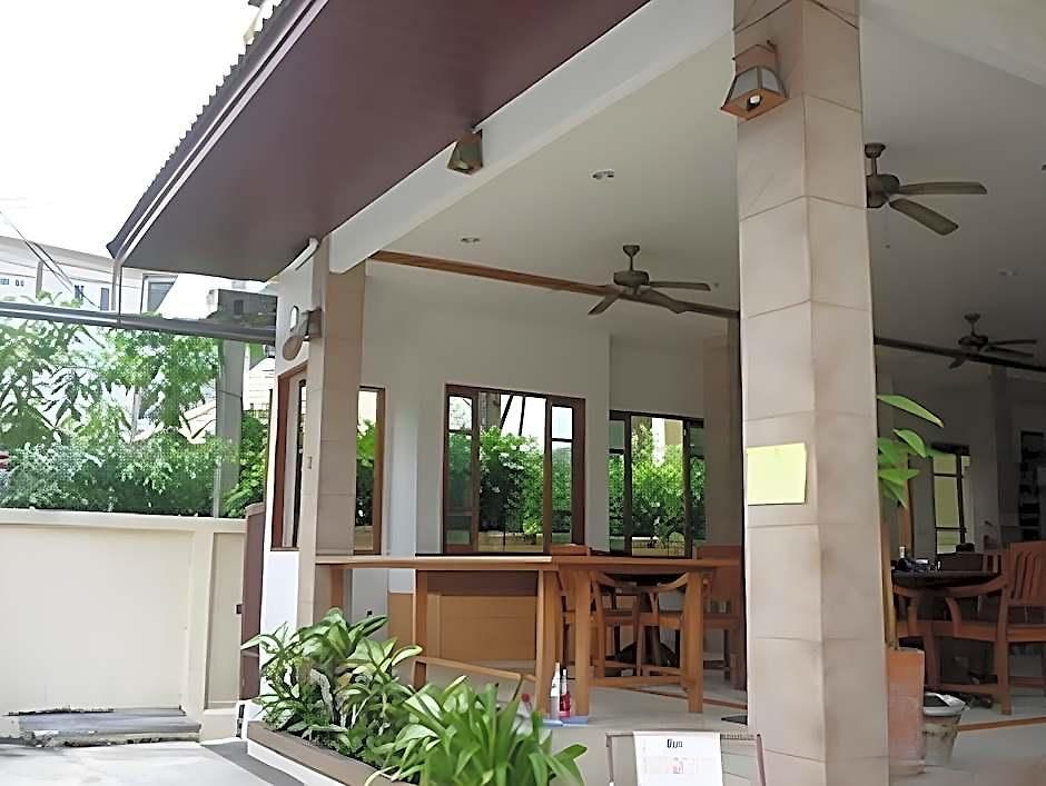 Apartment New Nikom Court Pattaya