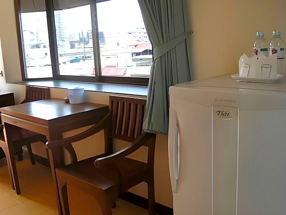 New Nikom Court Apartment *