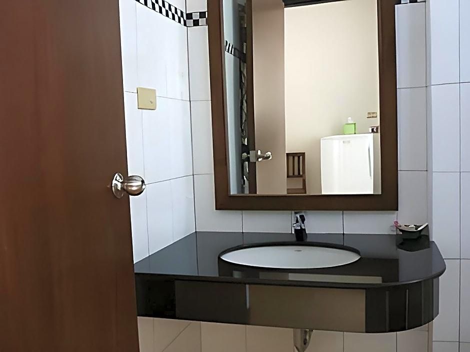 New Nikom Court Apartment Pattaya